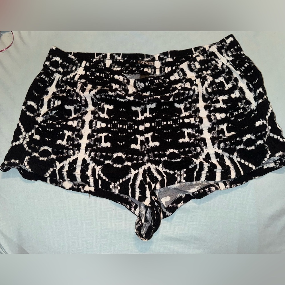 Express black and cream patterned shorts, size L